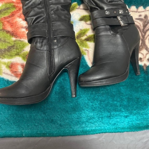 Women boots sz 5.5 -6 - Picture 3 of 3